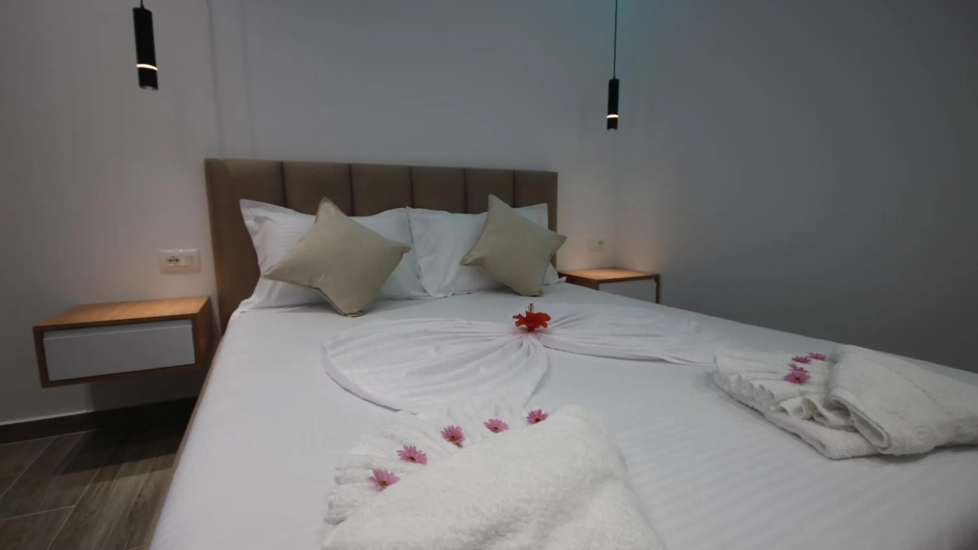 Klea Rooms Himare