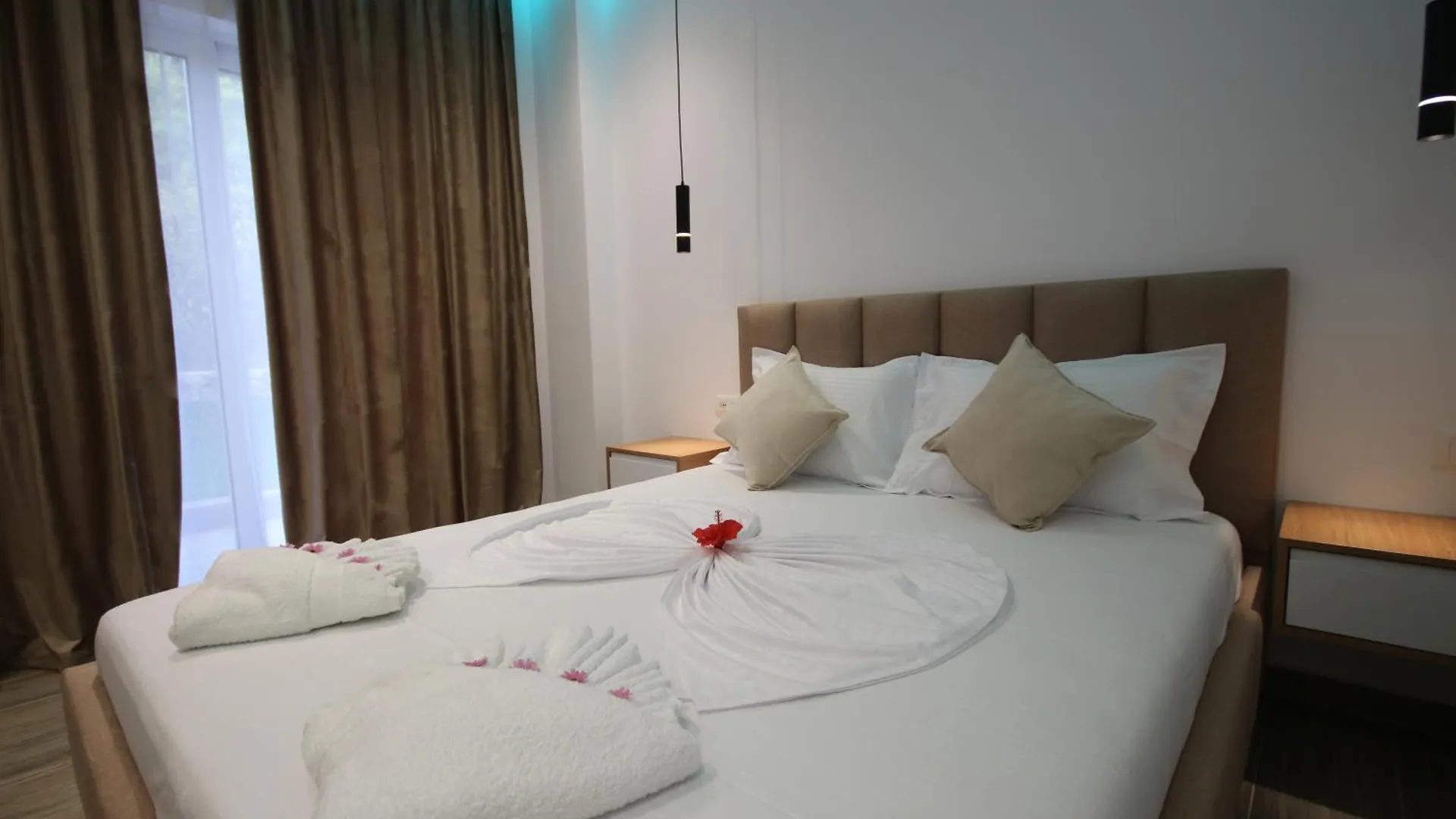 Klea Rooms Himare Homestay