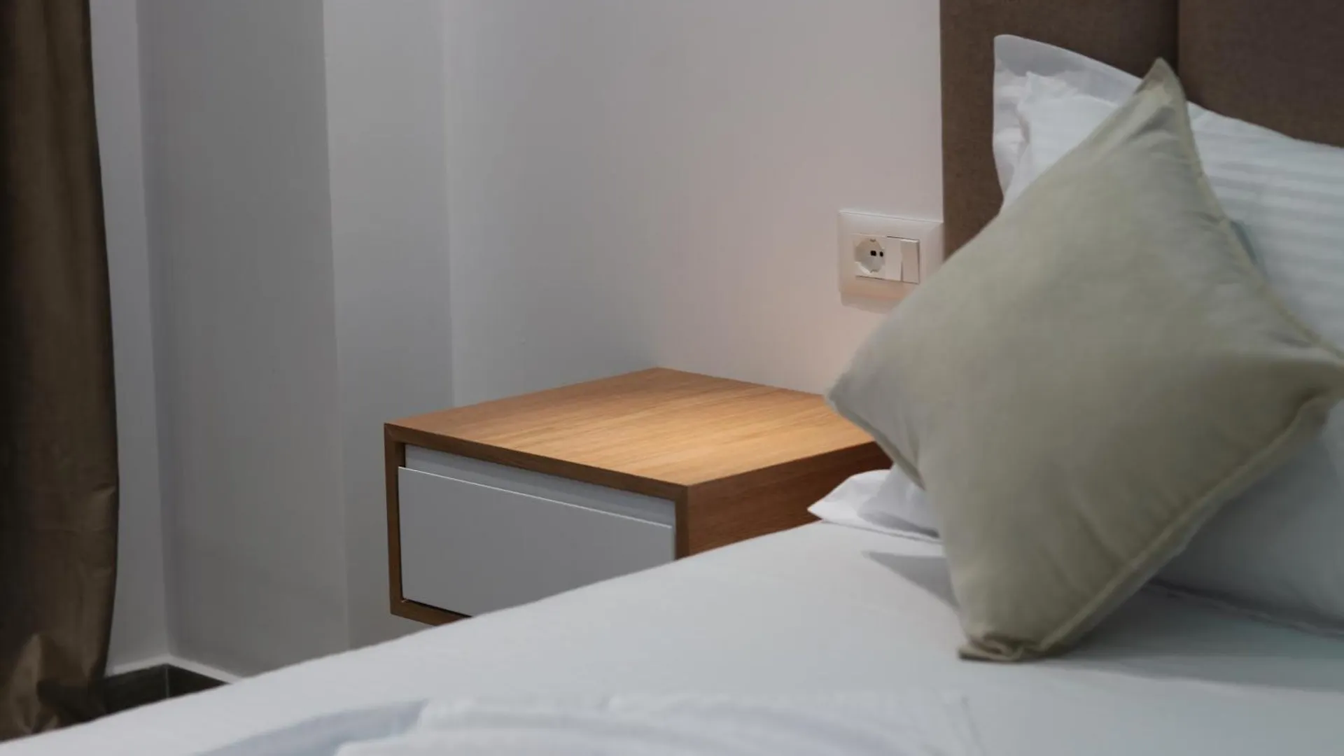 Klea Rooms Himare 0*,  Albania