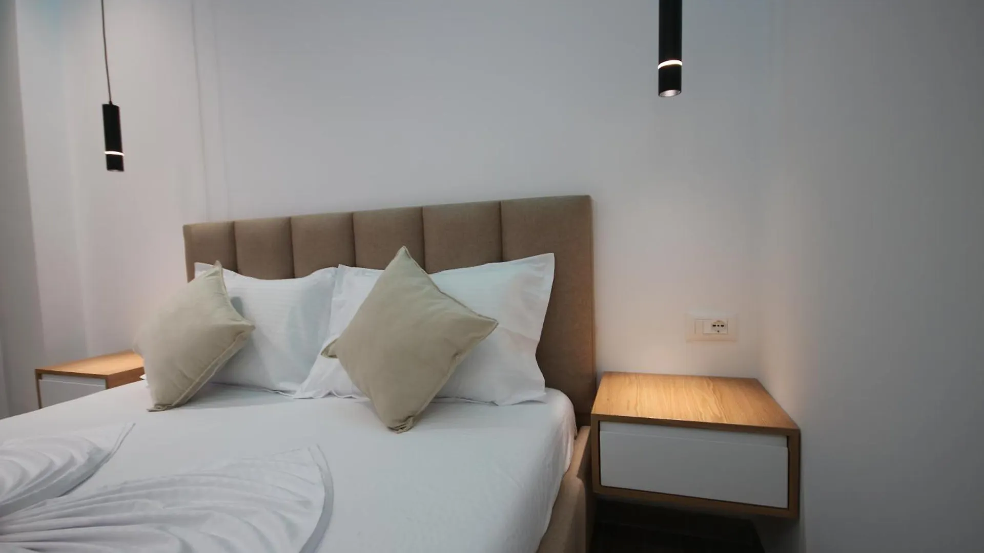 Klea Rooms Himare