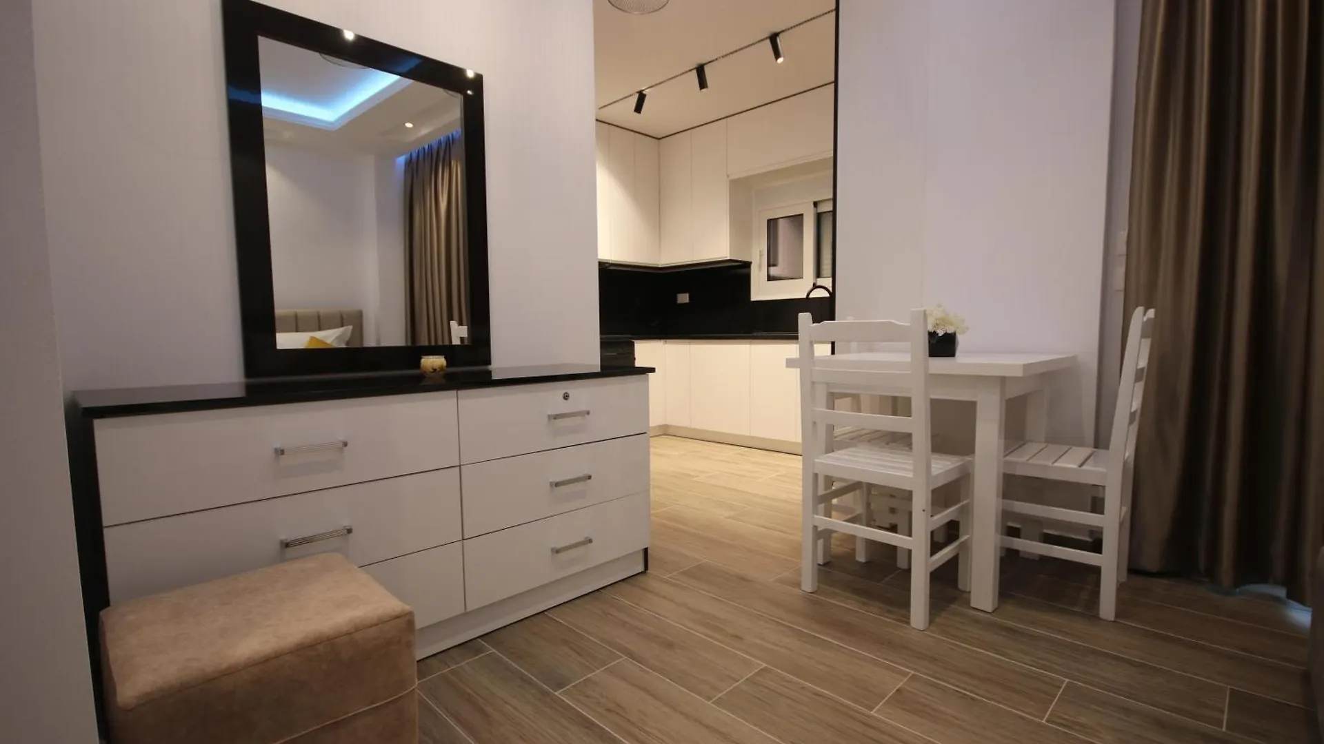 Homestay Klea Rooms Himare