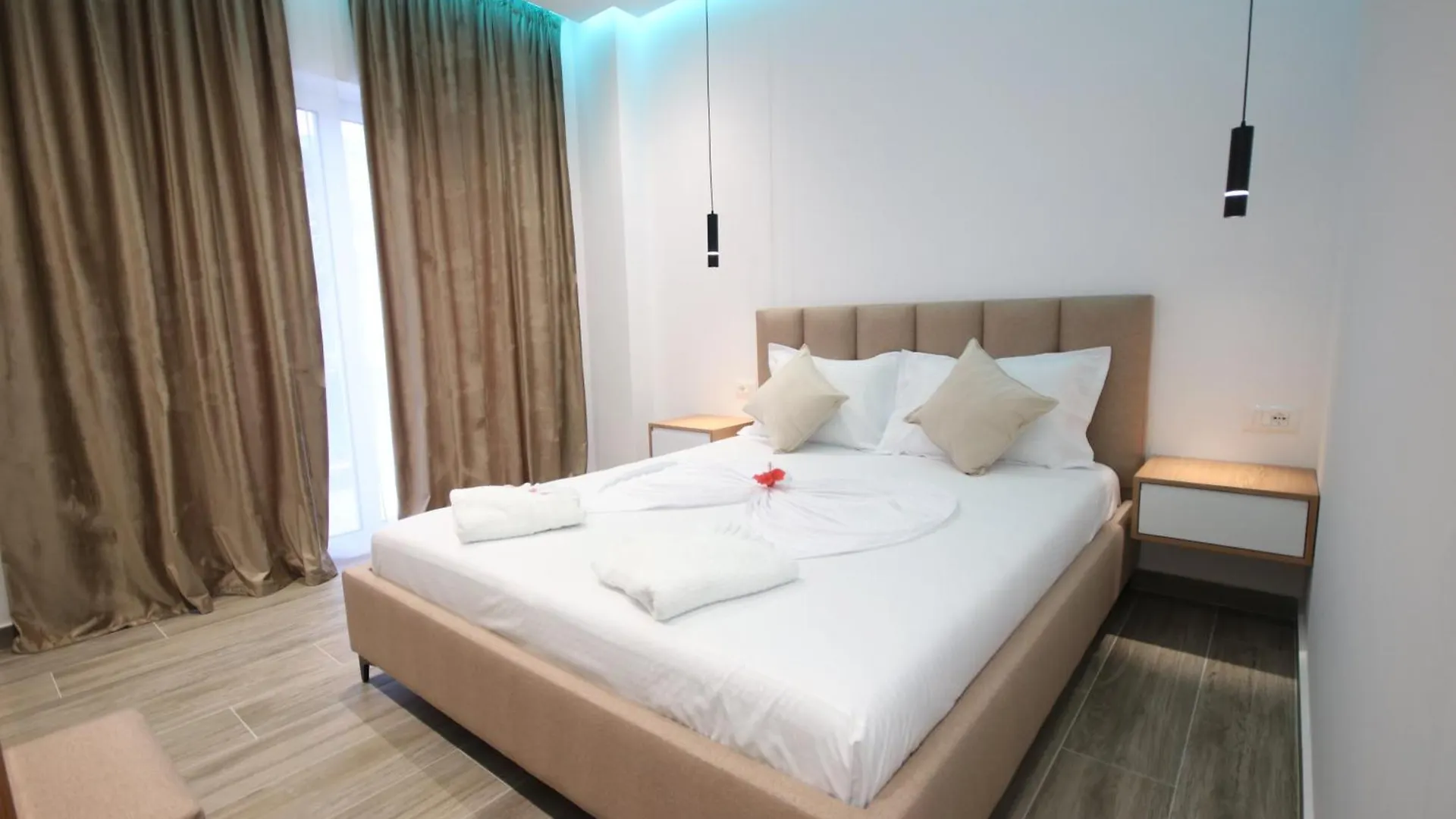 Klea Rooms Himare Homestay